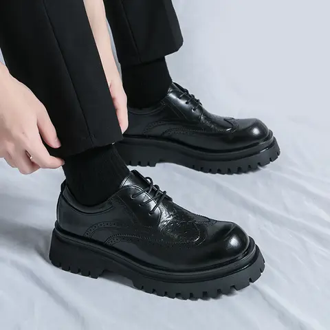 Brogue 남성용 럭셔리 디자이너 스타일 두꺼운 밑창 신발, 우아하고 정교한 신사 신발, 인기 웨딩 파티 신발 Best5