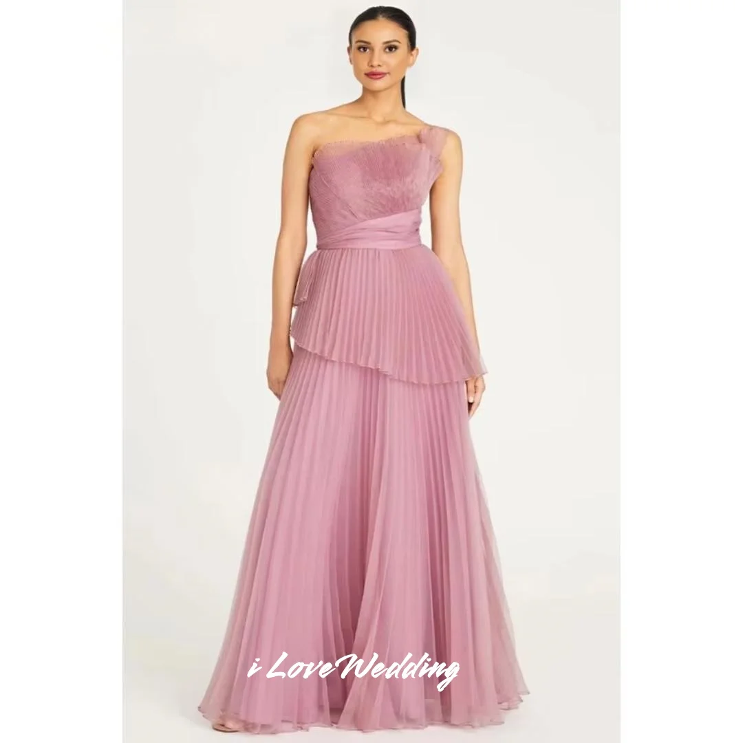 فستان حفلة موسيقية وردي بكتف واحد 2025 شيفون بدون أكمام بدون ظهر على شكل حرف a أنيق مطوي بطول الأرض فستان حفلات الزفاف حسب الطلب