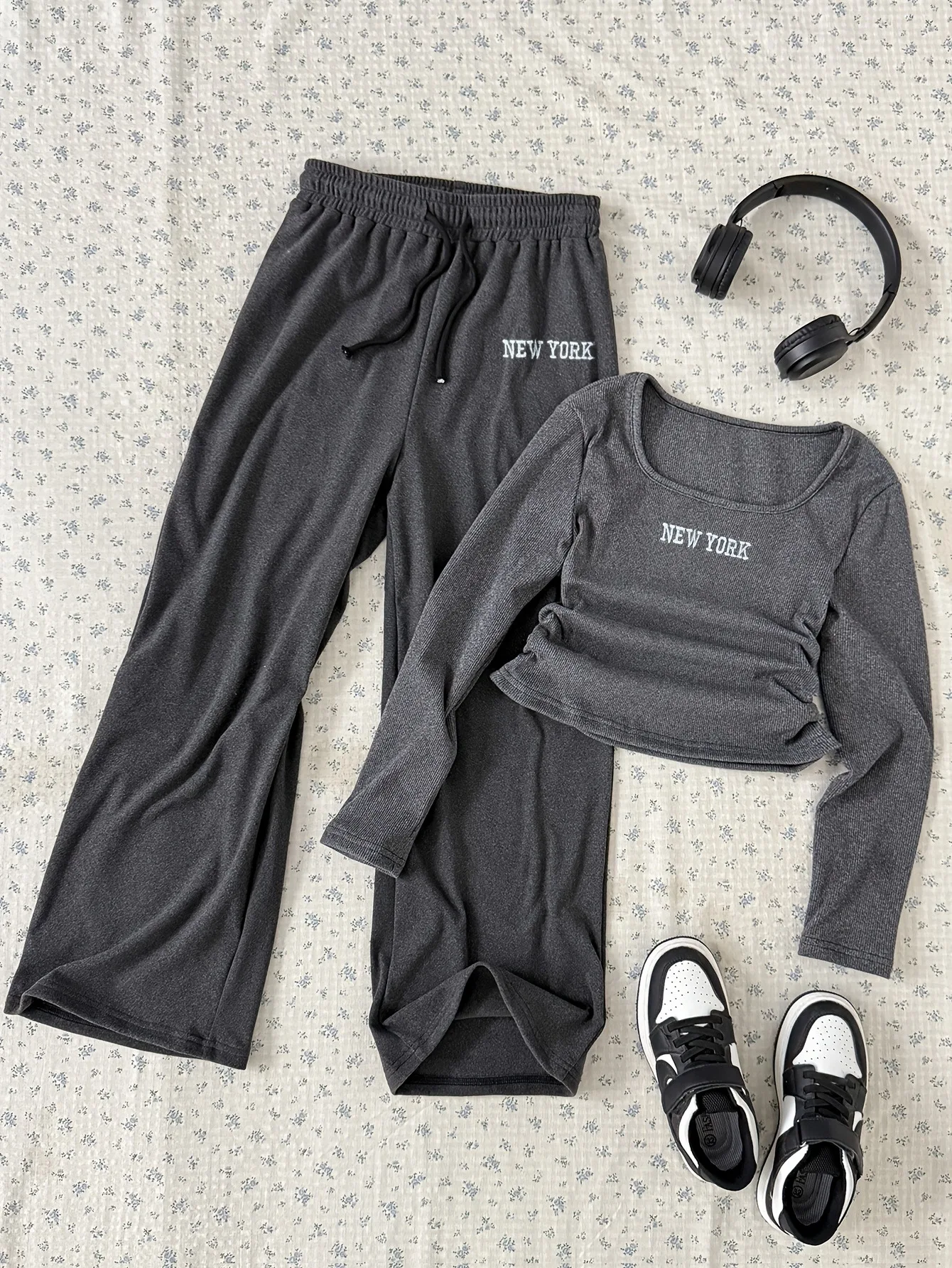 Kids Girls 2-Piece "NEW YORK" Print Set, Ribbed Square Neck Long Sleeve Top & Wide Leg Sweatpants Casual Loungewear