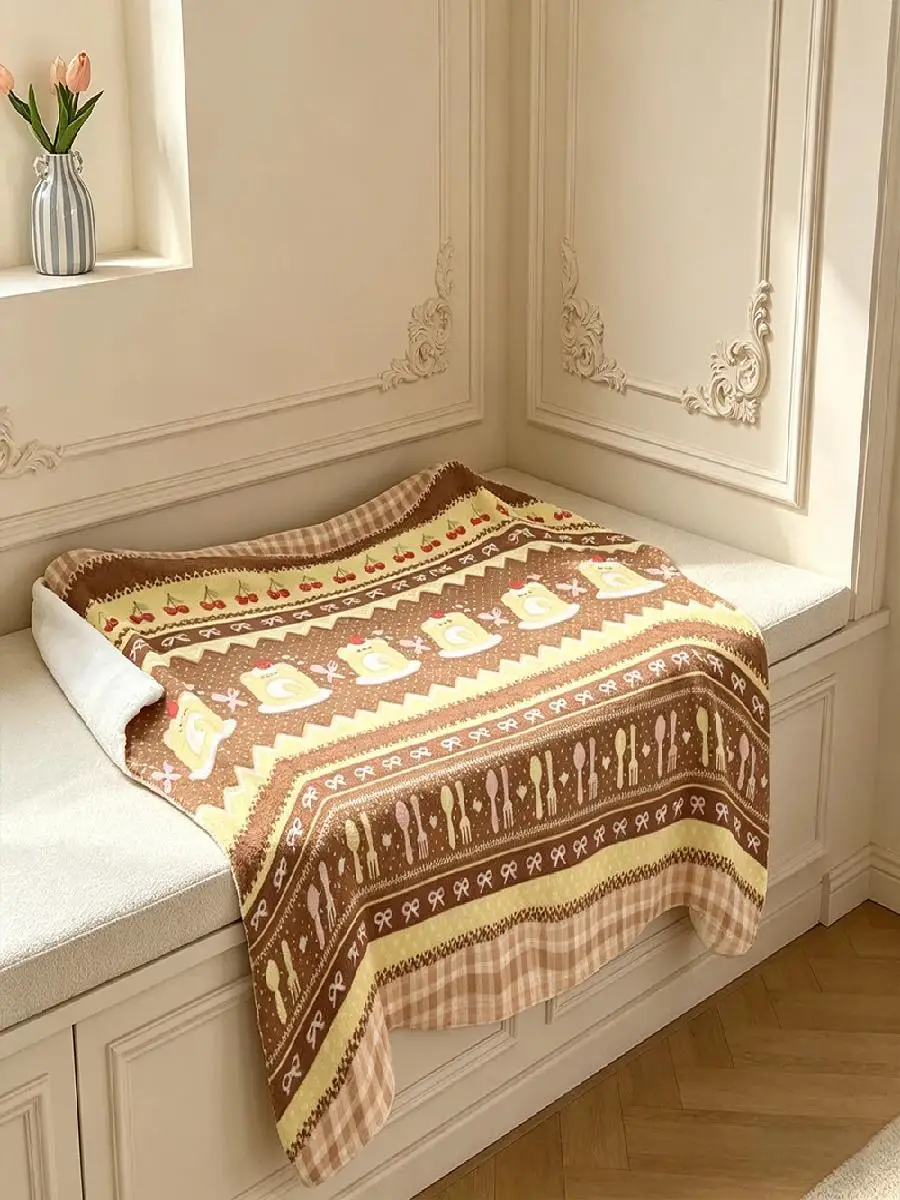 TOPTOY Licensed Small Plush Kawaii Cartoon Nap Blanket All-Season Warm Cover For Office Dormitory Air-Conditioned Room