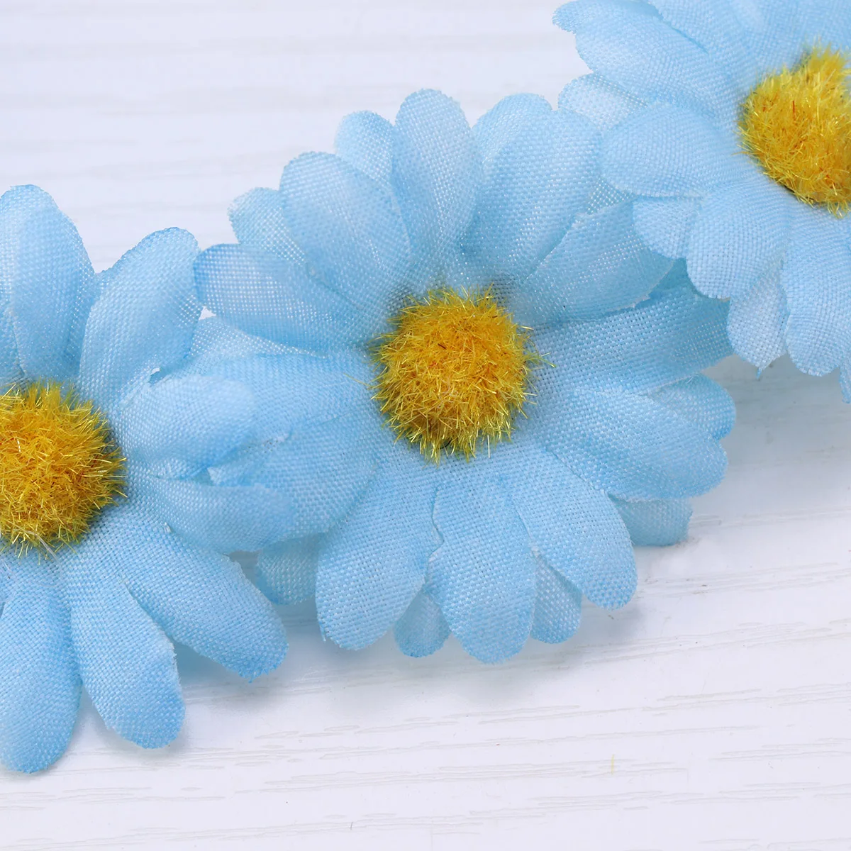 

2PCS Daisy Flower Hair Hoop Wedding Bridal Accessories Unique Women Headband Elegant Fabric Floral Headpiece for Party