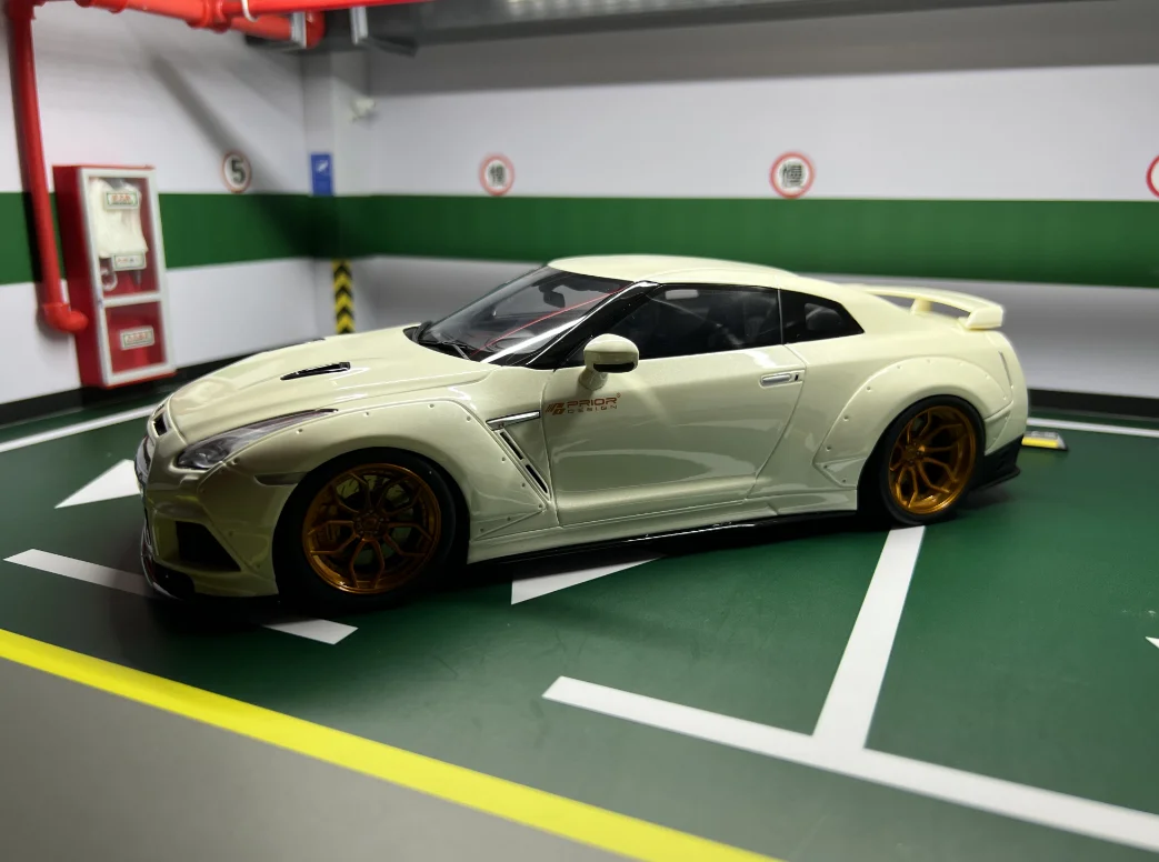 GT Spirit 1:18 Scale GT-R R35 Design Resin Car Model