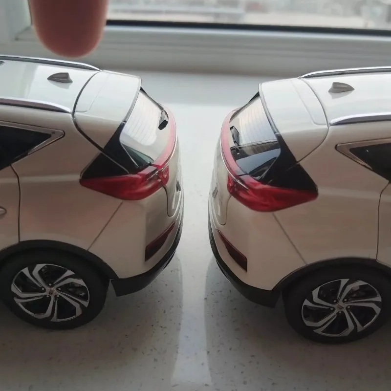 Model samochodu Hong Qi EHS3 ze stopu, symulacja, FAW E-HS3 SUV dekoracja, odlewany metalowy replika, prezent dla chłopca, kolekcja dla dorosłych, skala 1:18
