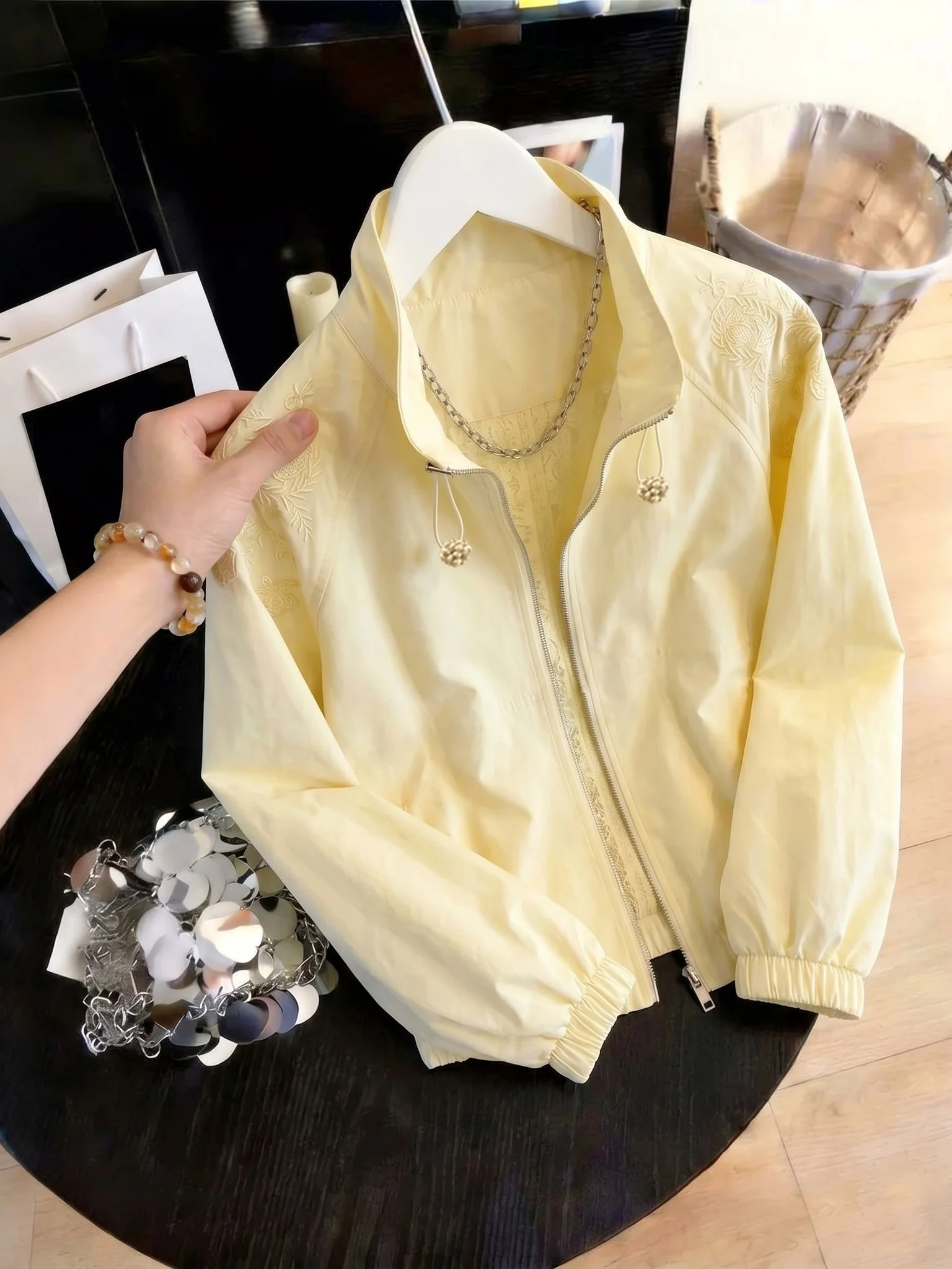 

Trendy 2026 Spring Baseball Jacket Women's Loose Fit Versatile Slimming Stylish Age-Defying Outerwear Commute Style Short Coat