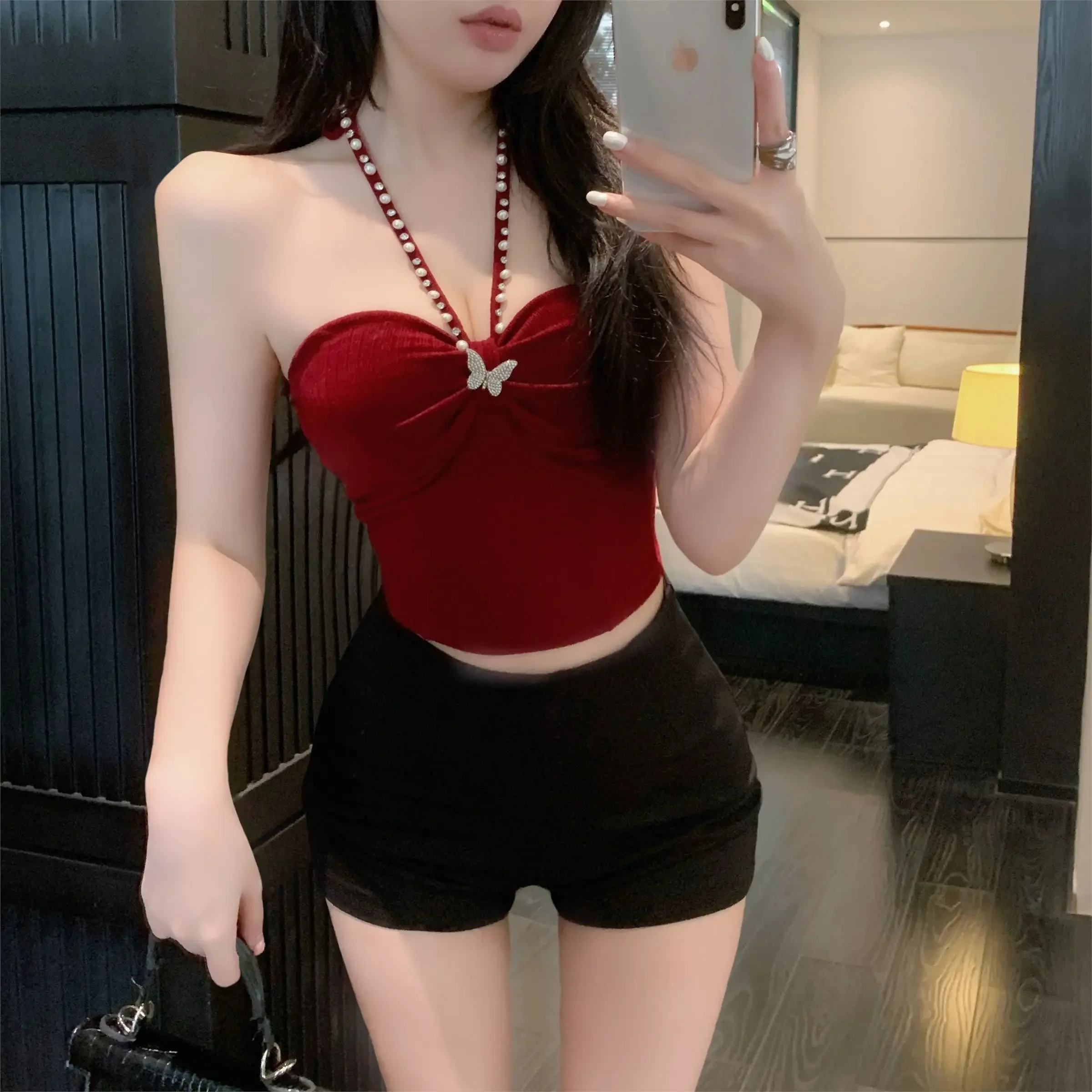 

Топ-брошь-бабочка, облегающая укороченная блузка, американский прочный ремень с лямкой на шее из бисера