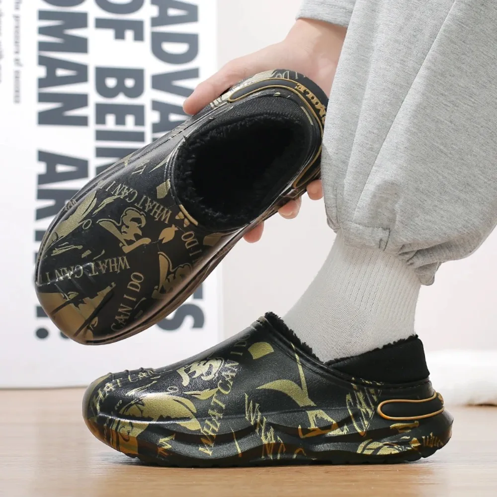 Warme Baumwolle Schuhe Männer Hausschuhe Wrap Heels Plüsch Hausschuhe Wasserdicht Rutschfeste Winter Hausschuhe Plattform Rutsche Männer Hause Hausschuhe