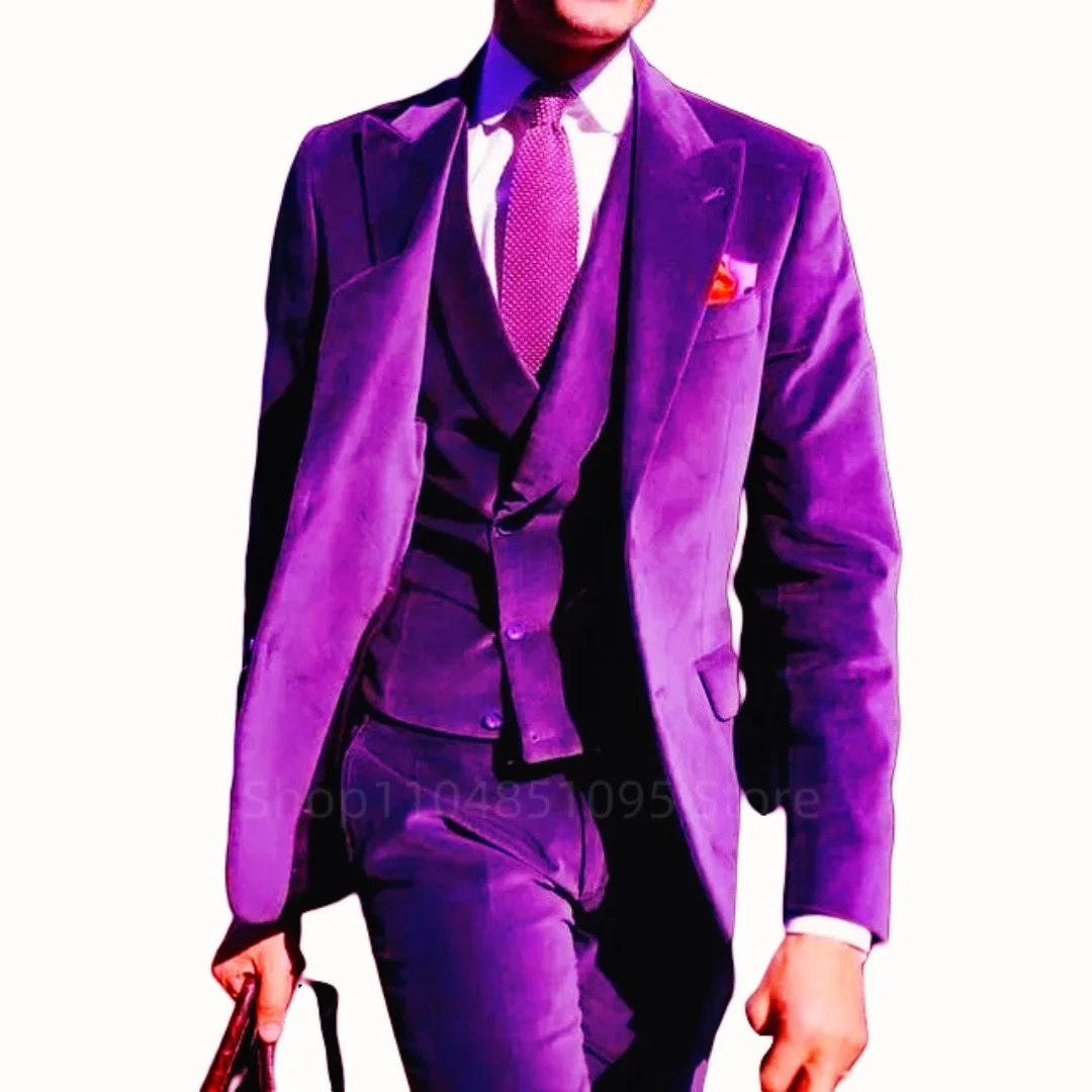 

Purple Velvet Men Suits Slim Fit 3 Piece Wedding Party Suits for Men Peak Lapel Two Buttons Blazer Vest Pants for Party Prom