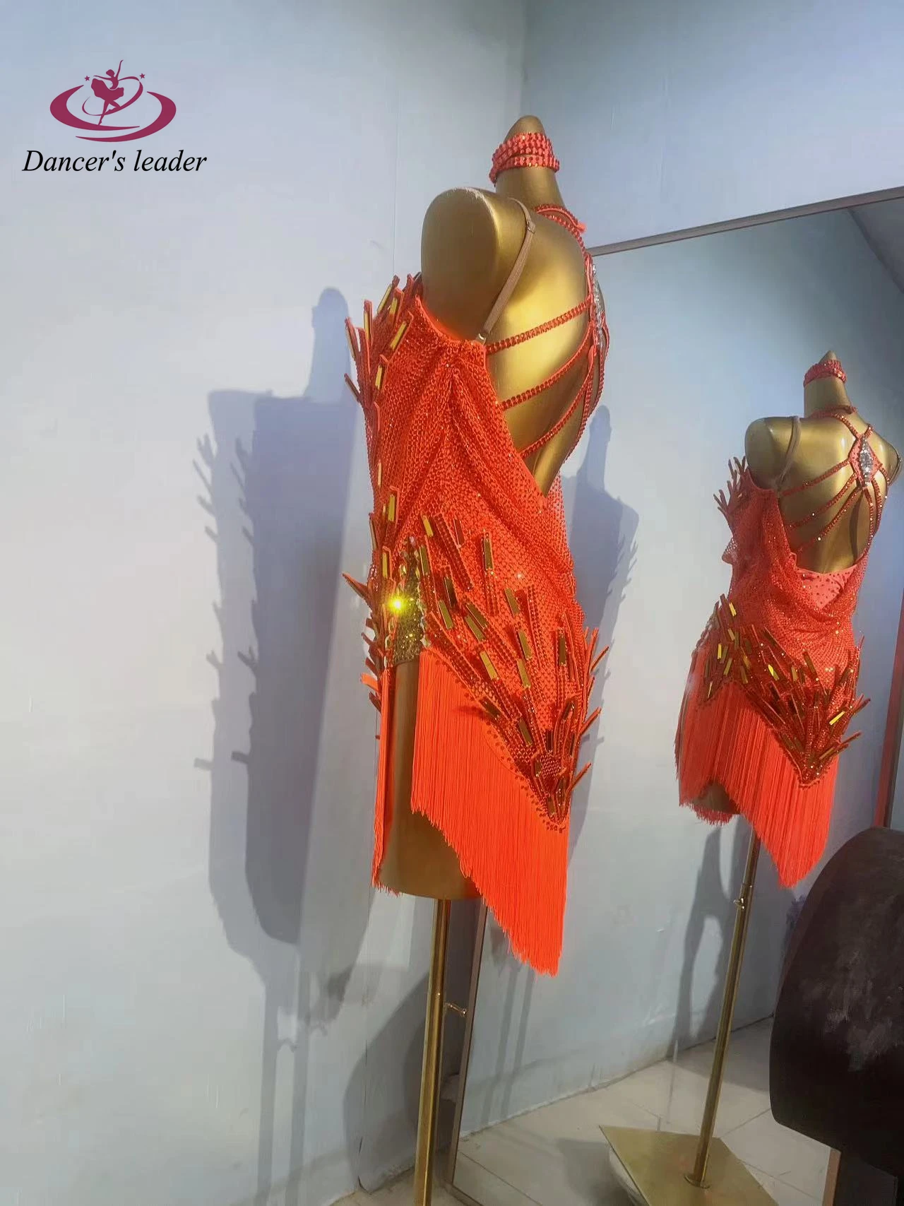 Vestido de actuación con diamantes de imitación para mujer, falda con borlas y arreglo floral, barra de diamantes personalizada de gama alta, escenario de baile latino