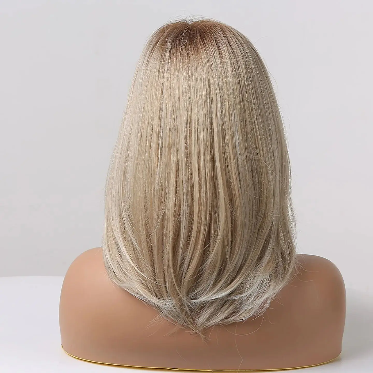 Wysokiej jakości peruki syntetyczne damskie blond peruka warstwowa ciemne korzenie długość do ramion miękka falista peruka peruka termoodporna