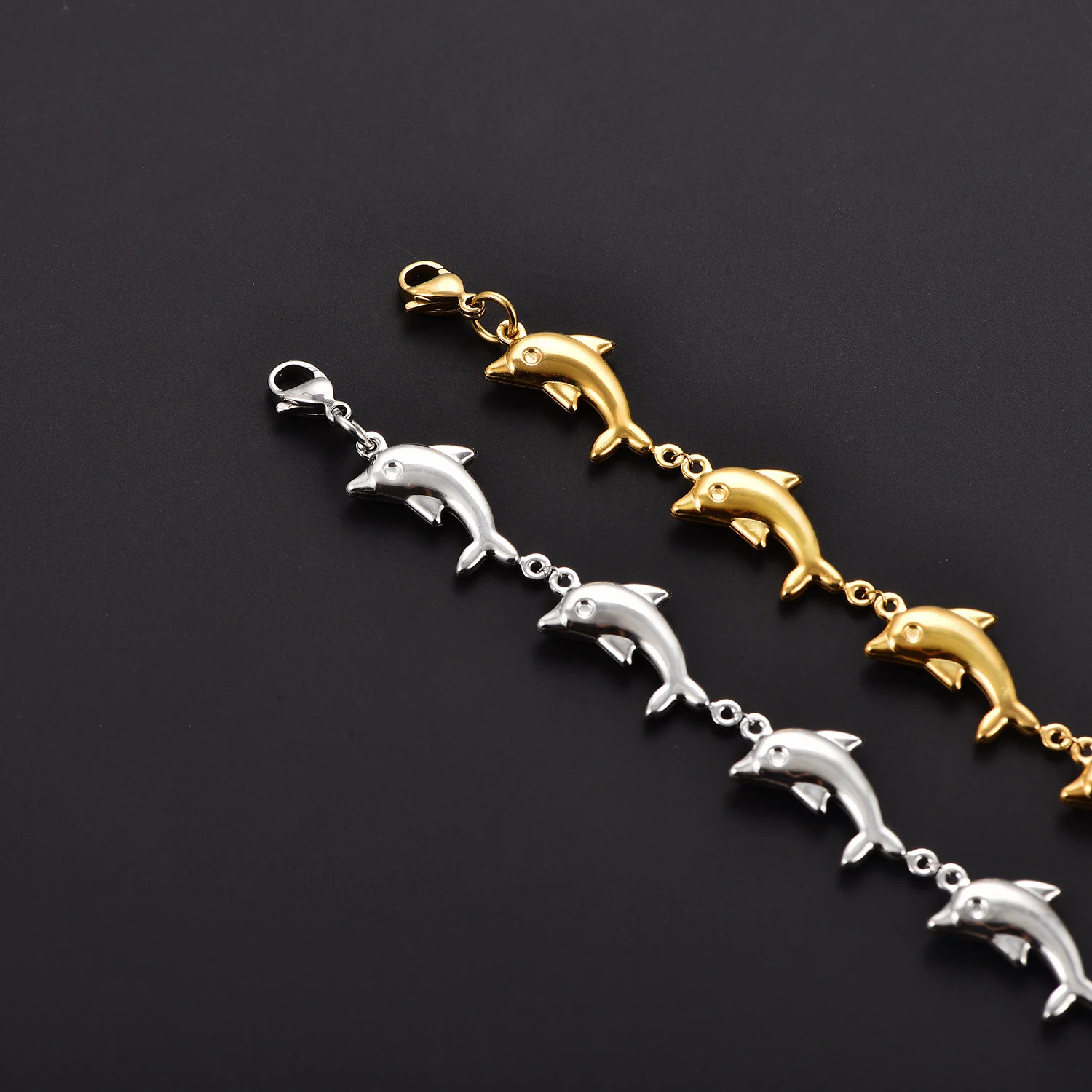 18k vergoldete Delfin-Edelstahlarmbänder, kein Verblassen, Fußkettchen für Mädchen, Damenarmreif, Schmuckzubehör, Party-Geburtstagsgeschenk – Detail 3
