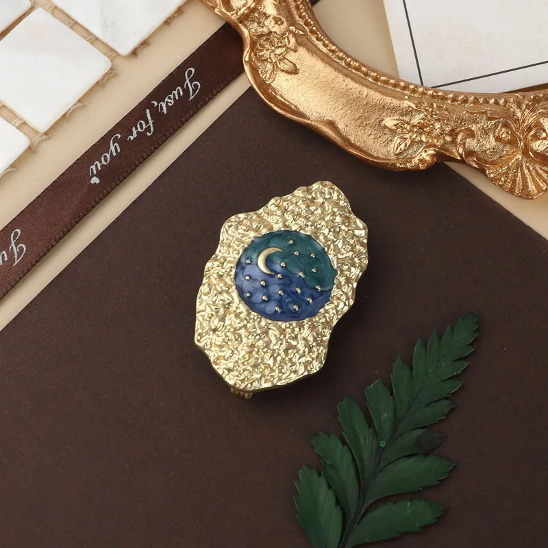Vintage Baroque Classic Pearl Luxury Brooches For Woman Men Fashion Enamel Round Badges Palace Retro Cloting Coat Accessories