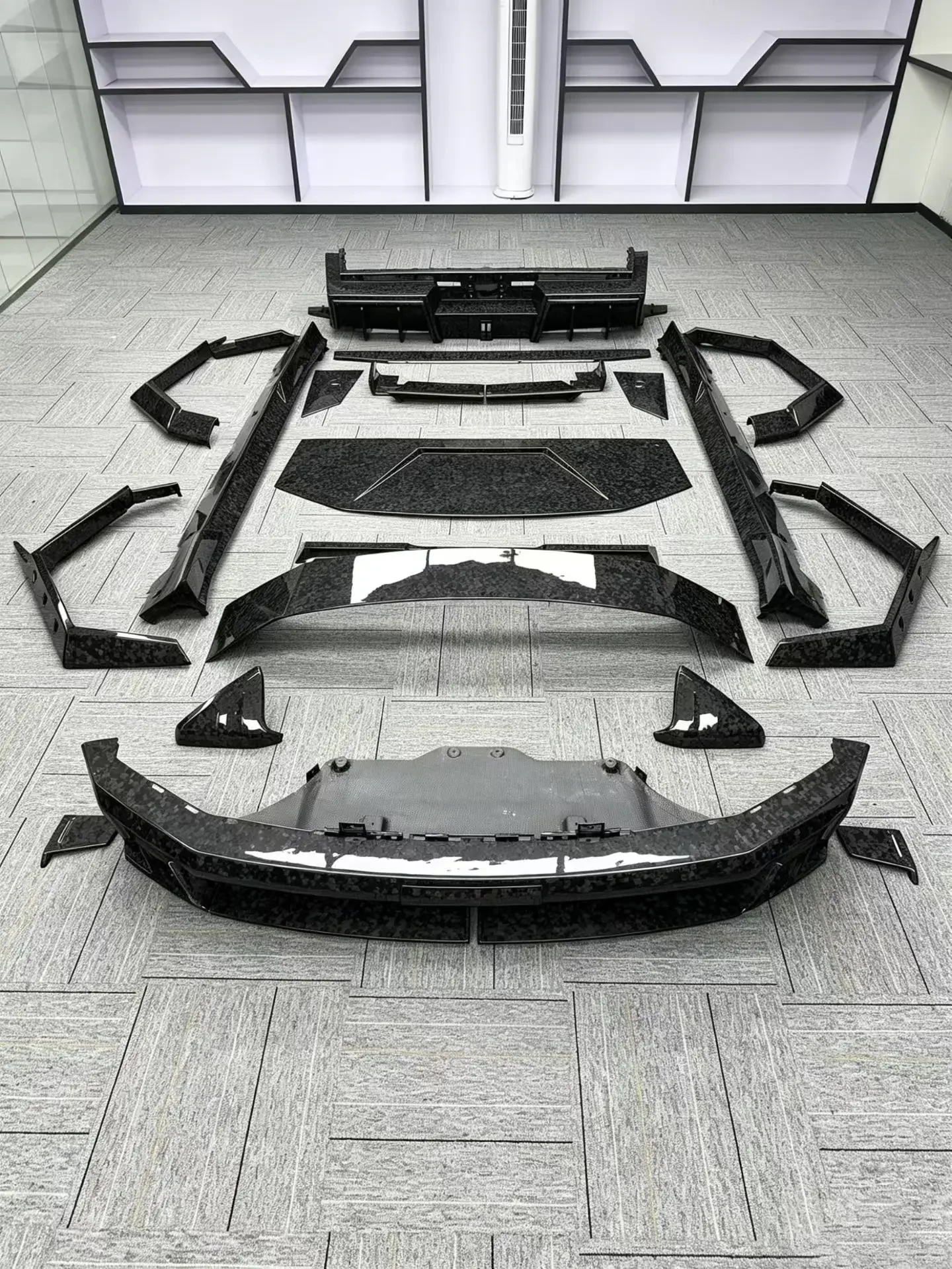 New Upgraded Dry Carbon Full-body Kit Carbon Fiber Front Lip Diffuser Hood Spoiler for Cybertruck Msy 2025