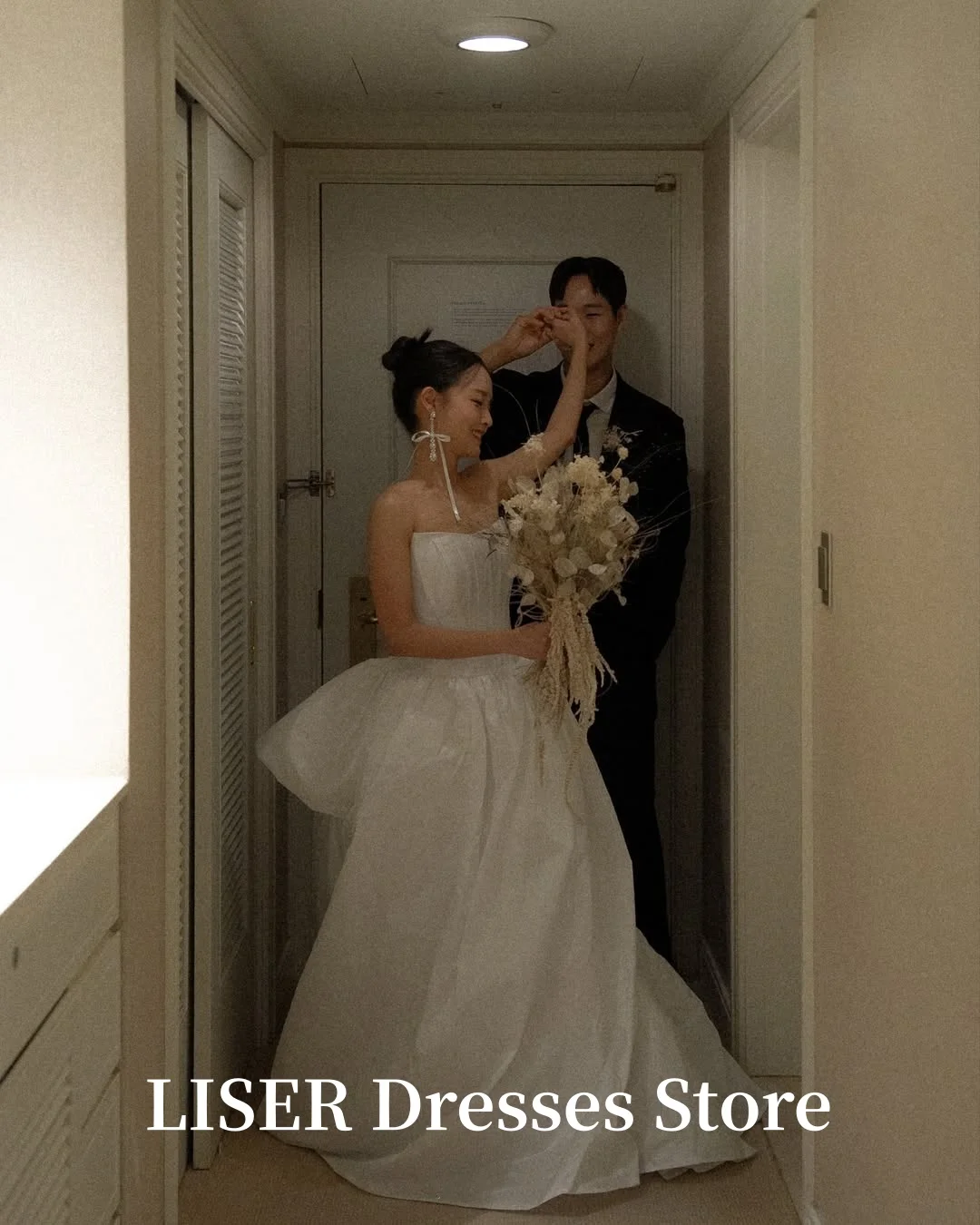 Liser Strapless A-Line Korea Wedding Dresses Photo Shoot Silk Taffeta Elegant Tiered Bridal Gowns 저녁 드레스 Customized Corsets