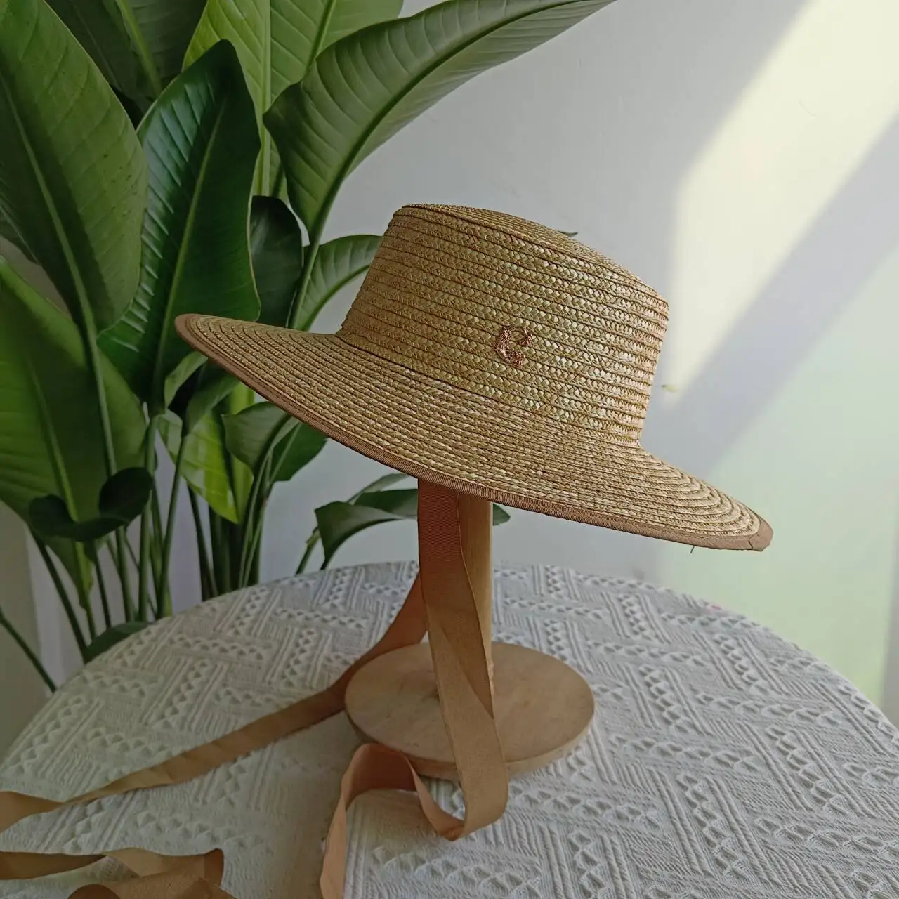 

European and American large brim straw woven hat ladies seaside vacation sun protection ribbon sun hat outdoor beach hat