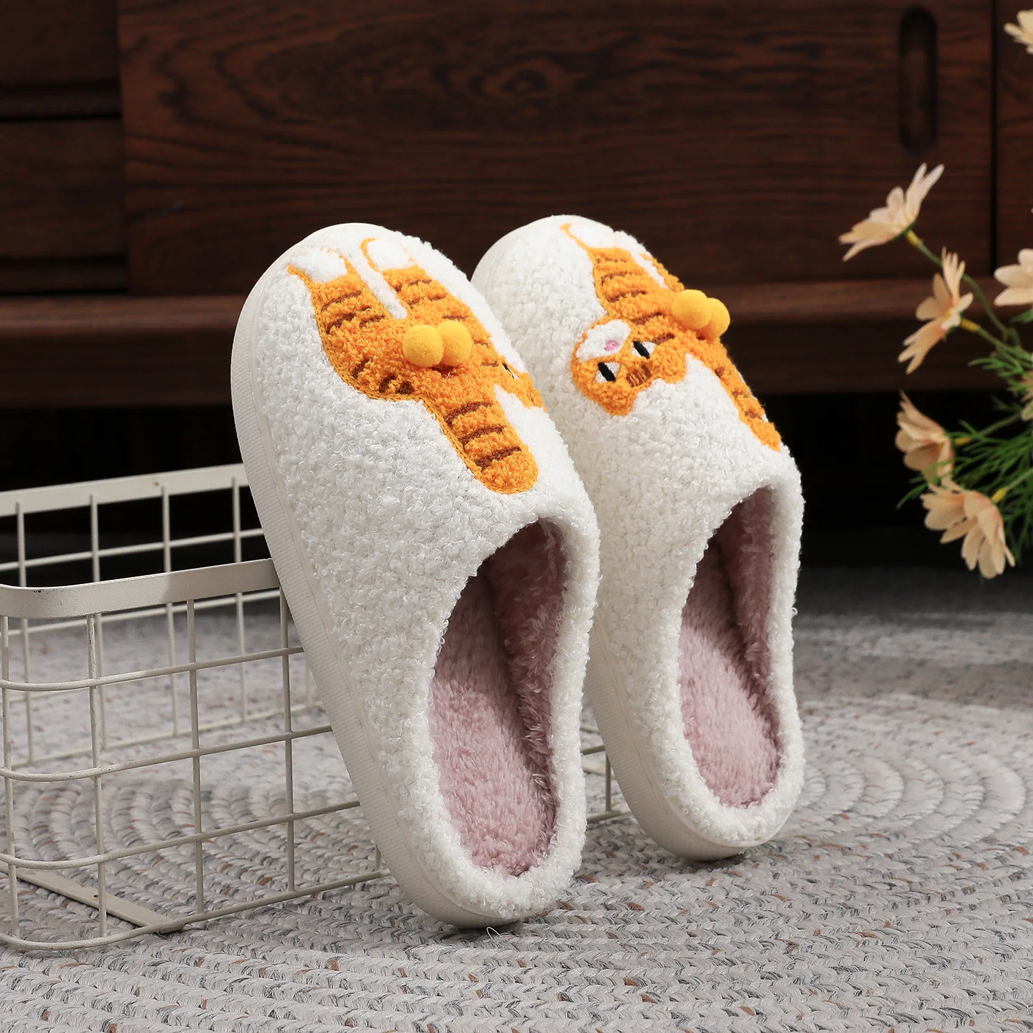 SHAJI Unisex Herbst-Winter-Hausschuhe, Lustige Orange Katzen-Form, Bequeme Verdickte Fleece-Gefütterte Freizeitschuhe für Zuhause – Detail 3