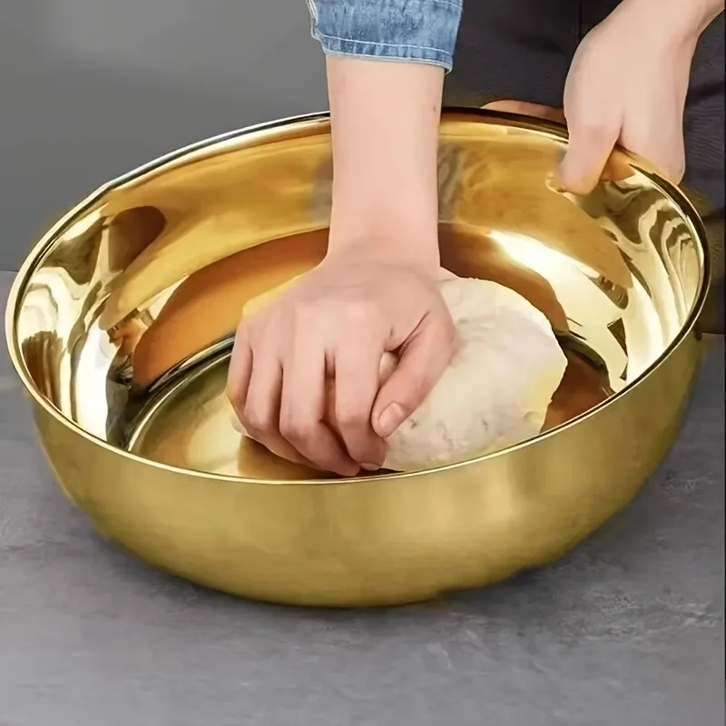 Large gold-plated stainless steel mixing bowl, suitable for kneading dough, vegetables | A multi-functional kitchen essential.