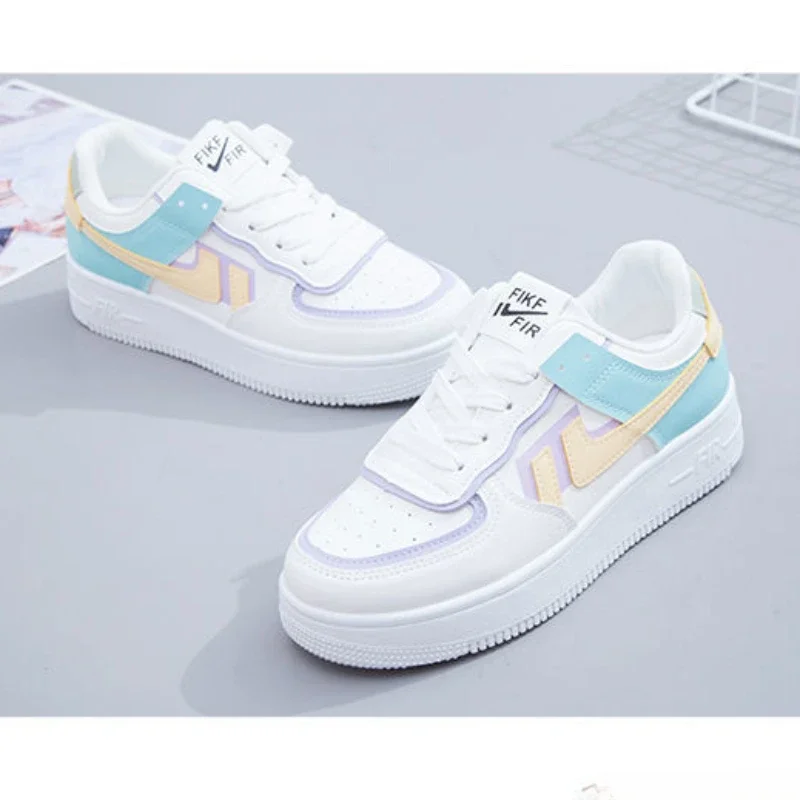 Spring/Autumn Fashion New Casual Comfortable Round Toe Thick Sole Breathable Sports Shoes with Random Letters on the Upper