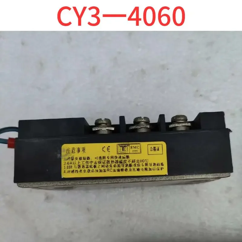 Second-hand Solid-state relay CY3-4060 480VAC 60A functions well Second-hand test OK