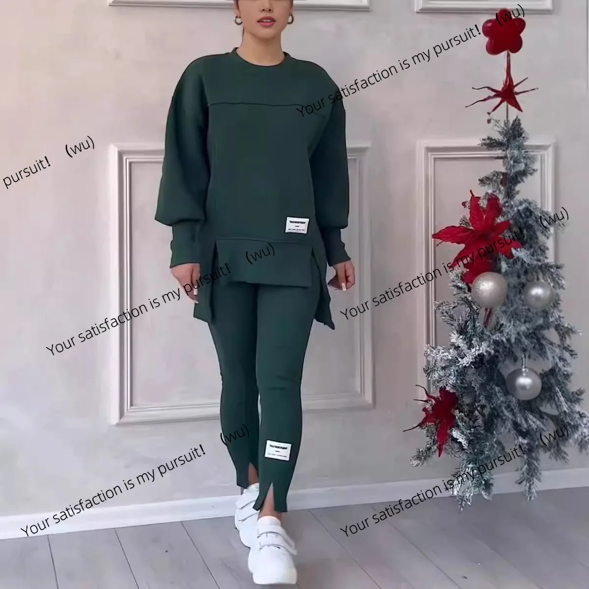 

Женский комплект свитера и леггинсов нестандартной формы с длинными рукавами и принтом