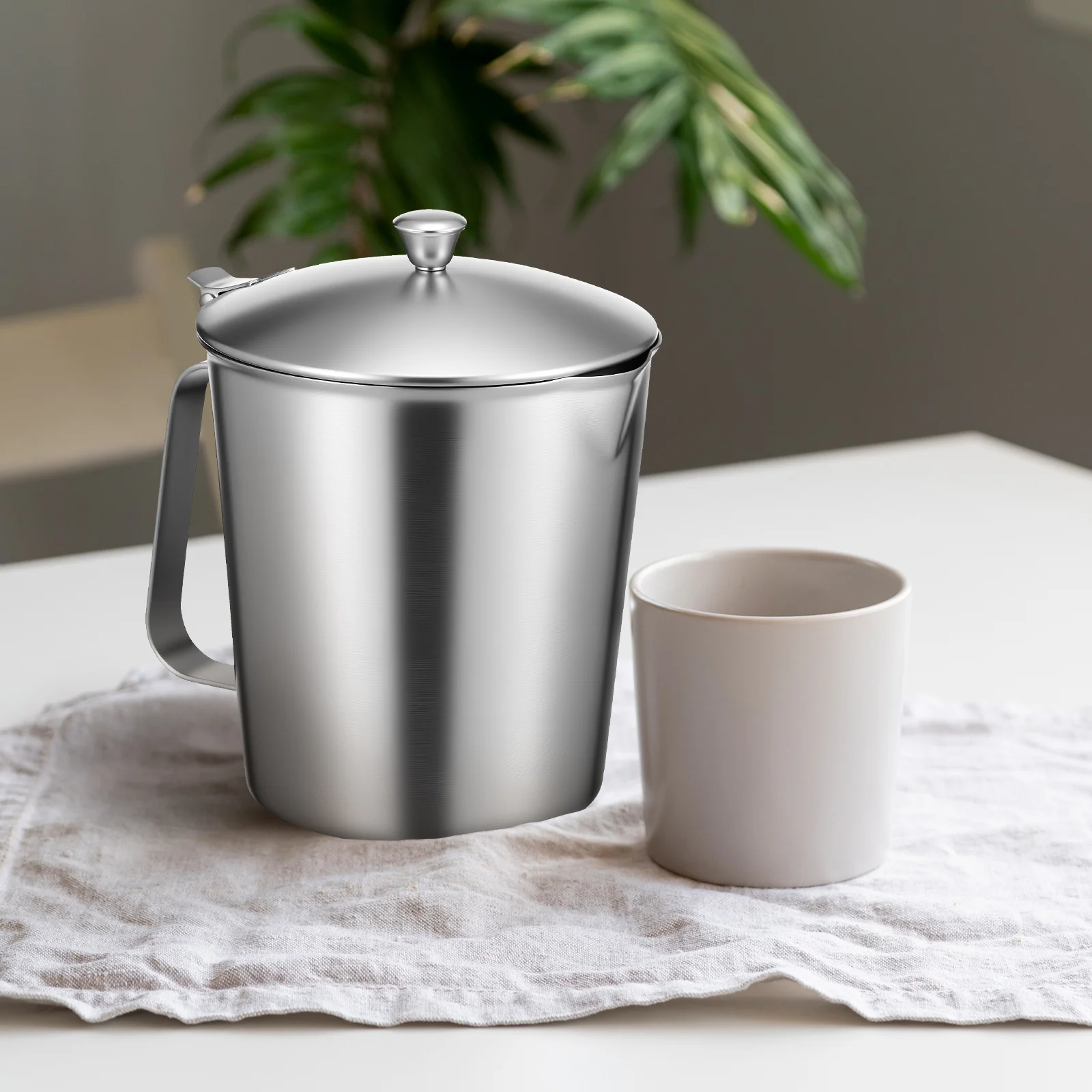 

304 Stainless Steel Measuring Cup 1000ml with Lid Graduated Frothing Pitcher for Espresso Coffee Home Café Use