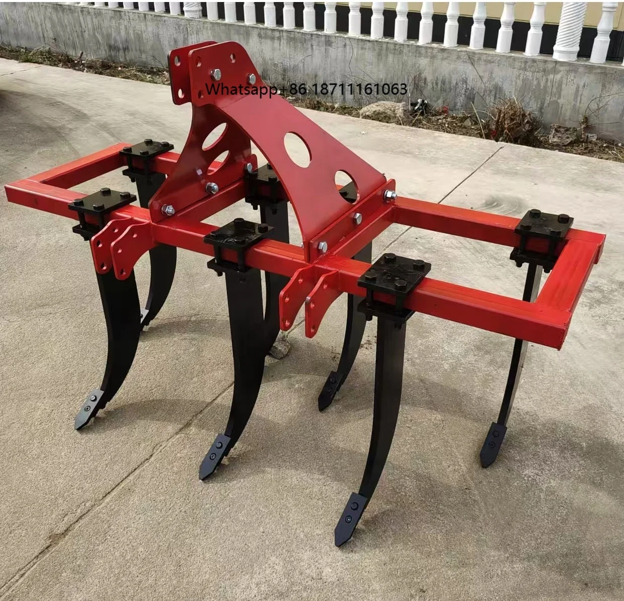 Agricultural Machinery 20-35HP Four Wheel Tractor 3 Point Suspension 5 Teeth Ripper Subsoiler Gear 150cm Working Width