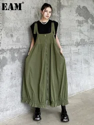 [EAM] Women Green Pleated Pocket Big Size Strap Dress New Square Collar Sleeveless Fashion Tide Spring Autumn 2024 1DH6067