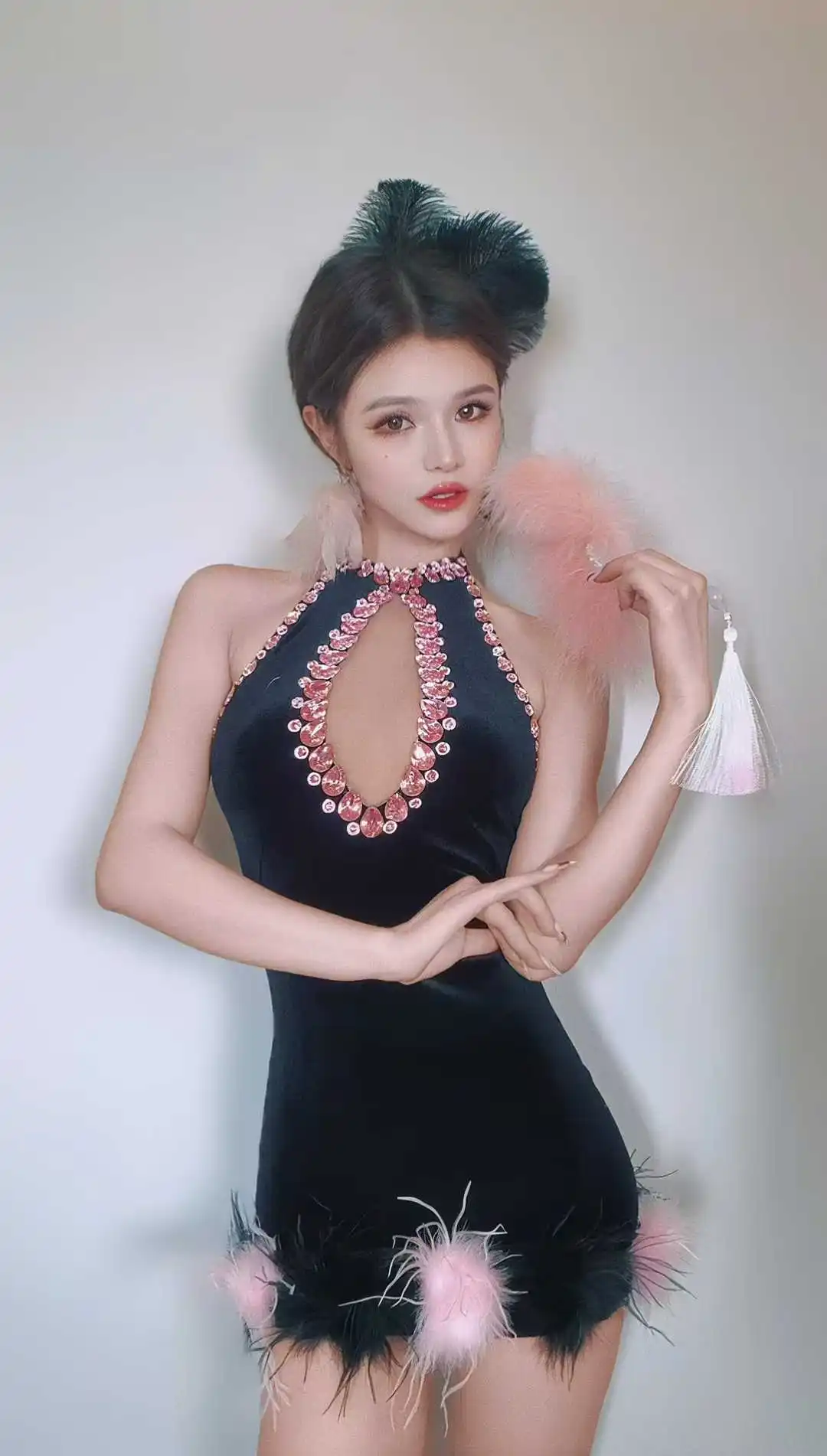 Black Velvet Backless Sexy Women Mini Short Dress Rhinestone Feather Drag Queen Outfits 2025 Night Club Wear Party Birthday Wear