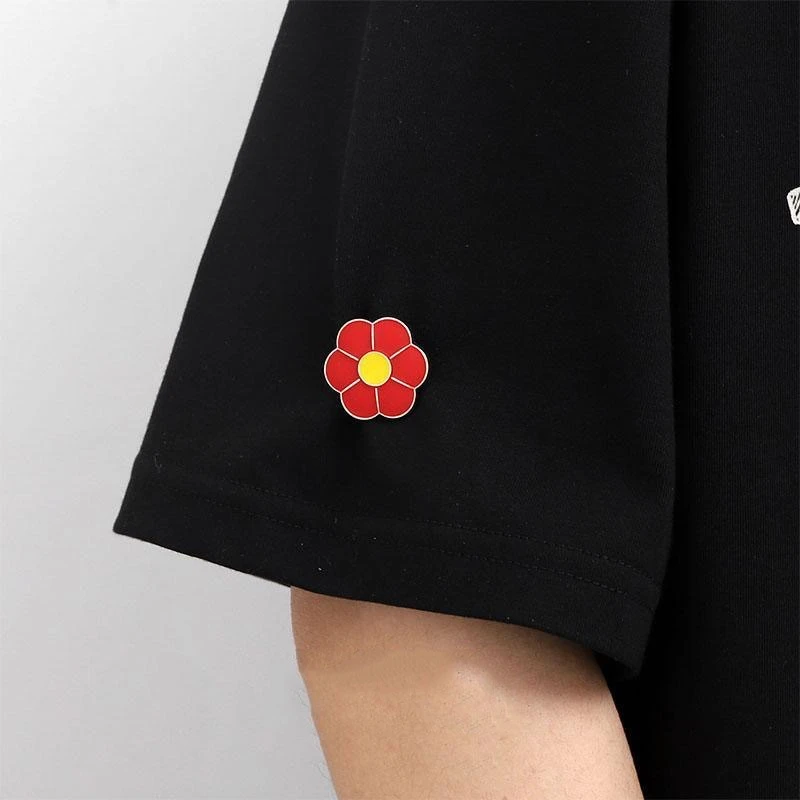 Cute Little Red Flower Brooch Casual Commute Party Gift Metal Badge Pin DIY Clothing Bags Shoes Hat Scarf T-shirt Jeans Decor