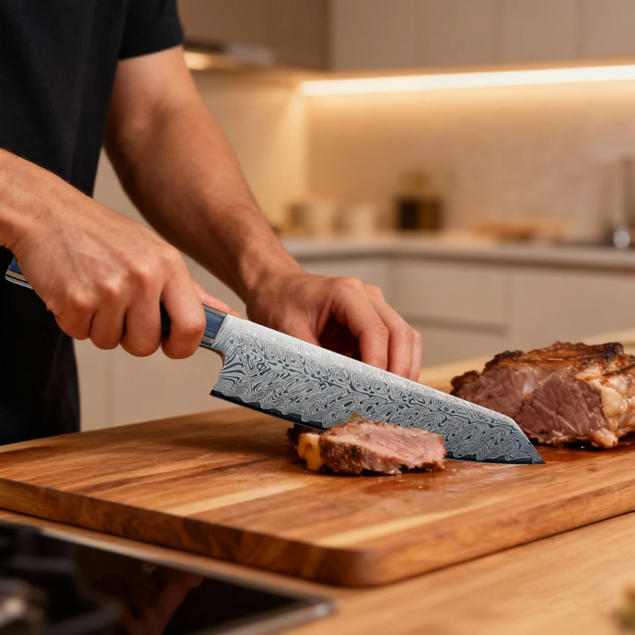 Professional kitchen knife, Damascus pattern chef's knife, sharp Japanese Santoku knife, kitchen knife, solid wood handle knife