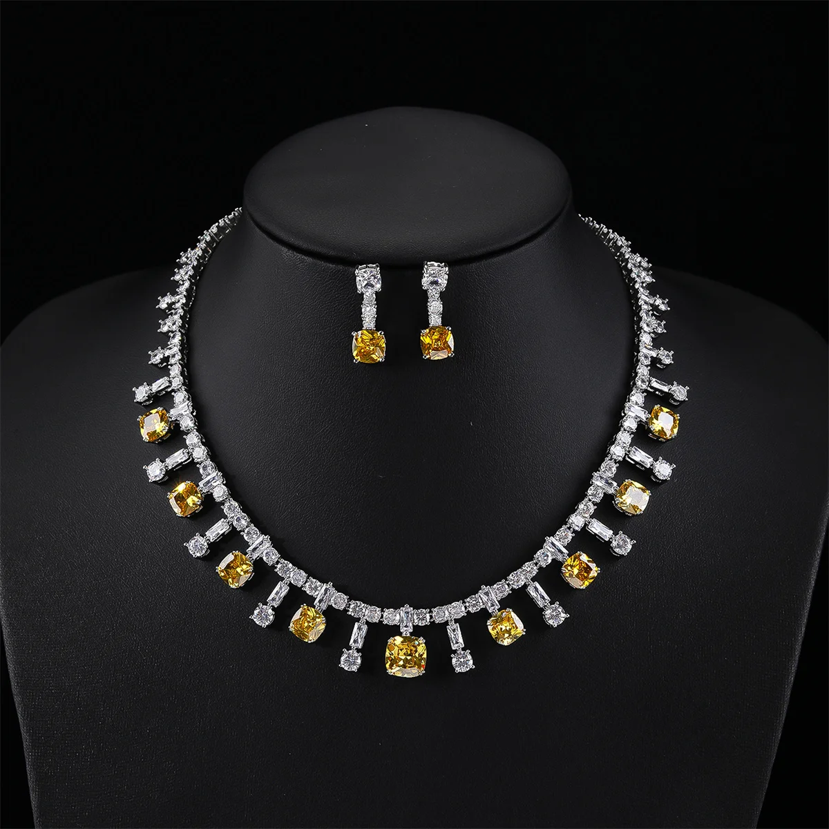 

Women's Square Cubic Zircon Wedding Necklace Set with Earrings - Bridal Jewelry Accessory CN10788