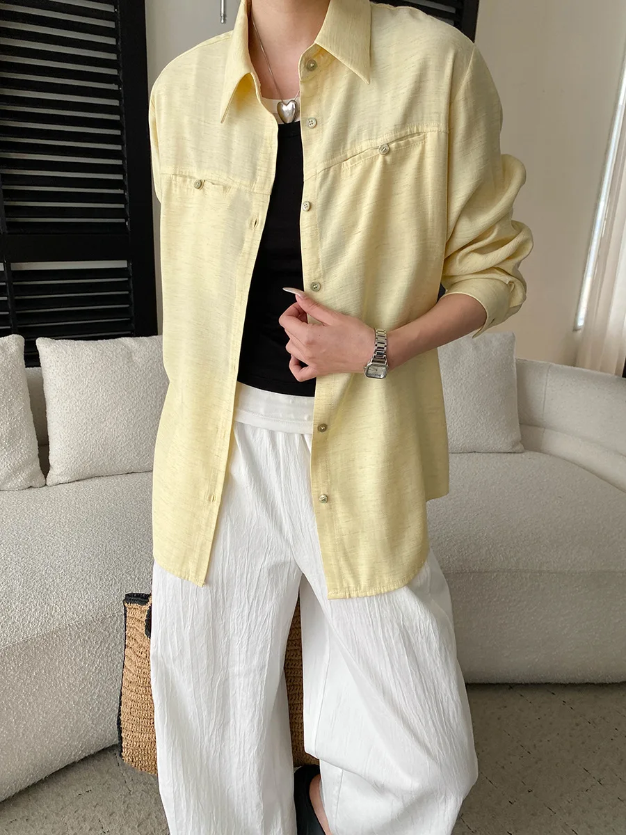 

Весенне-летняя женская повседневная рубашка свободного кроя однотонного цвета с воротником и длинными рукавами для офиса и повседневной носки.