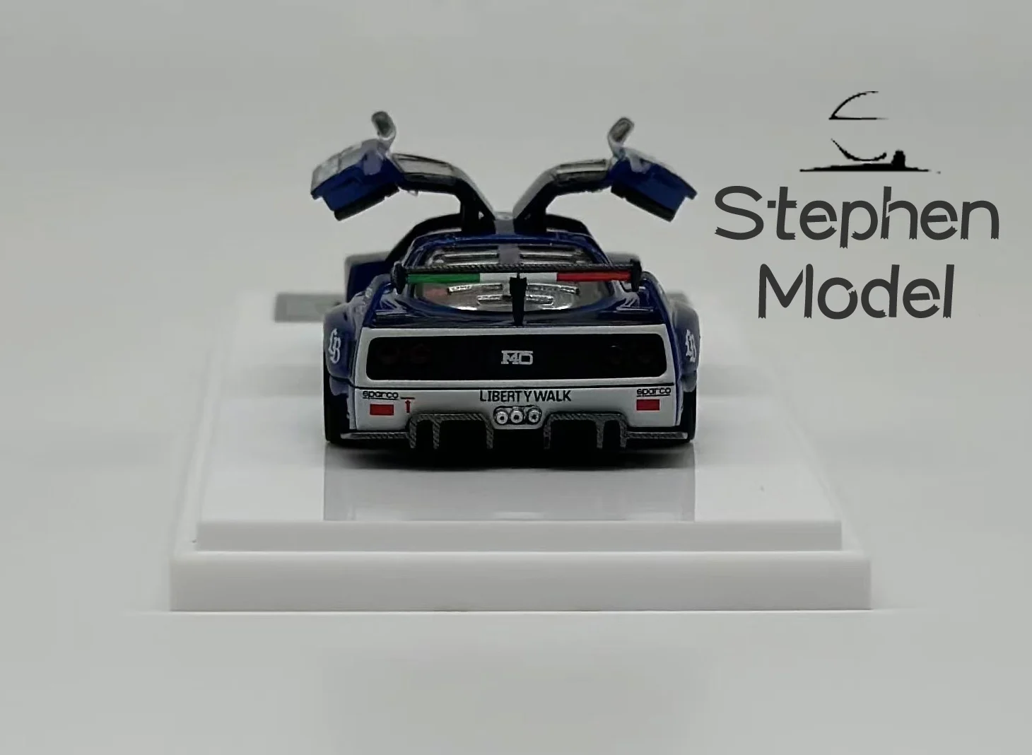 Demon King Auto 1:64 F40 LB-Works # 56 نموذج سيارة باراماونت أزرق / إنتر ميلان أسود أزرق دييكاست