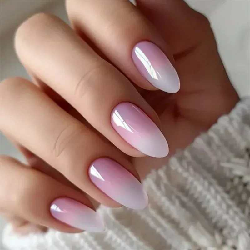 24 stuks Blush Ombre Amandel Druk op Nepnagels Set Naakt Roze Eenvoudige Glanzende Manicure Tips Schoon Meisje Afneembare Acryl Kunstnagels