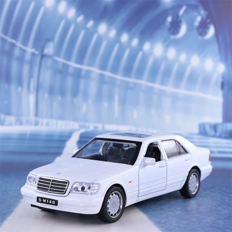 1:32 Mercedes-Benz S-W140 High Simulation Diecast Car Metal Alloy Model Car Children\'s toys collection gifts A88