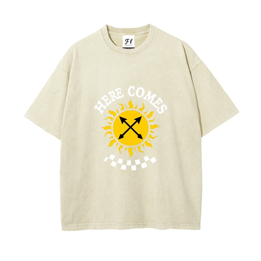 Grafik-T-Shirts für Damenbekleidung – T-Shirt mit modischem Sonnenaufdruck. HIER KOMMT Wörter. Auge – fängt, um schick und modisch zu zeigen