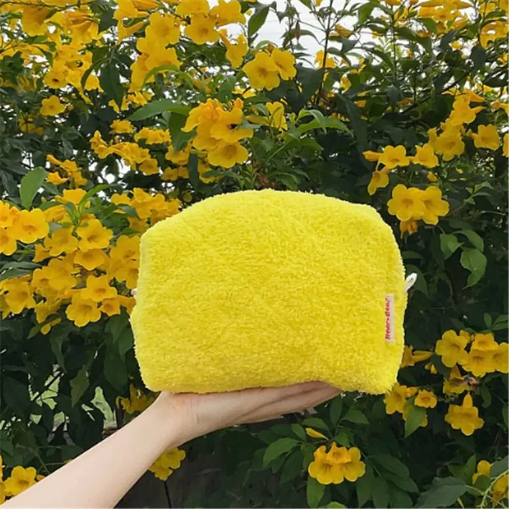 لطيف حقيبة مستحضرات التجميل سعة كبيرة المواد القطيفة المحمولة تصميم حقيبة أدوات الزينة لون نقي Kawaii نمط حقيبة التخزين استخدام السفر