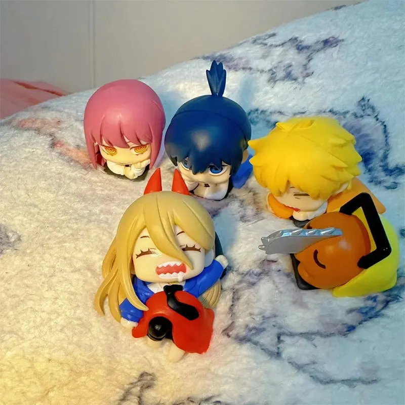Chainsaw Man ‌ Muñeca Dormida Gashapon Pochita ‌ Denji ‌ Hayakawa Aki ‌ Potencia ‌ Mini Figura Decorativa de Anime para Escritorio, Juguete Decorativo