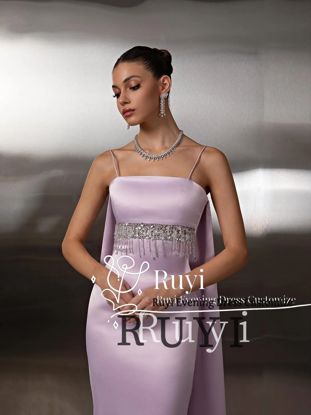 Maßgeschneiderte ärmellose Spaghettiträger, luxuriöse Abendkleider mit Kristallperlen, formelles Partykleid, Lavendel-Abschlussballkleid