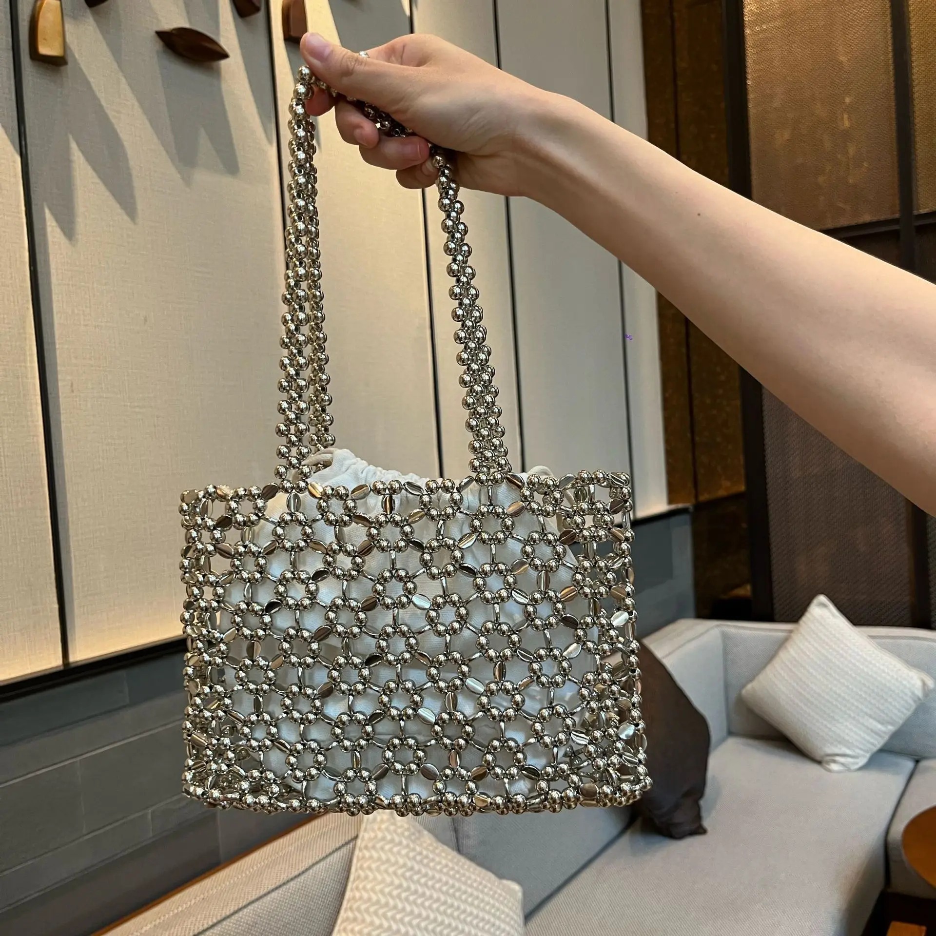 Shining Silver Color Weave Beading Handbag For Women Summer Beach Tote Handbags Banquet Party Clutches Ladies Daily Shoulder Bag