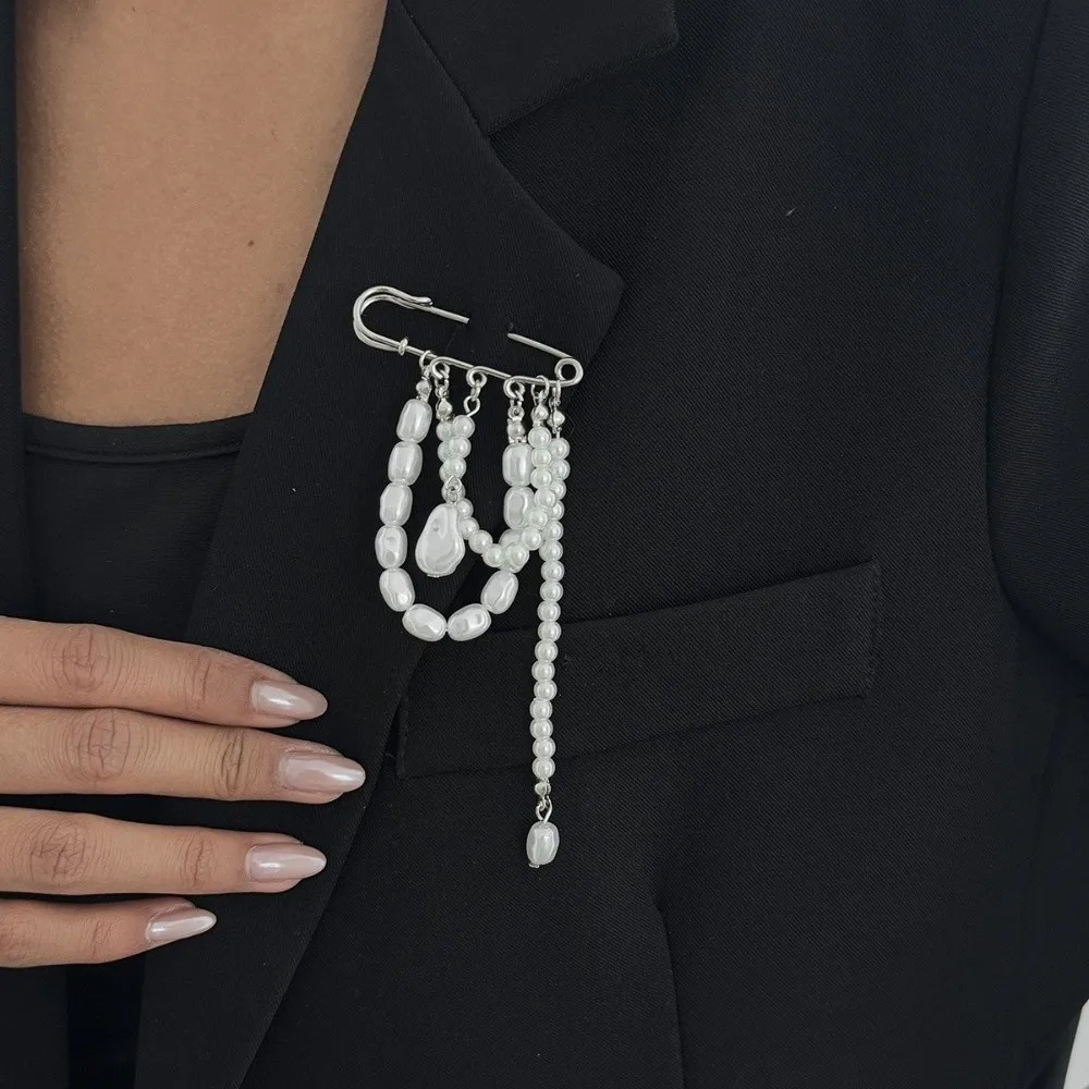Baroque Style Imitation Pearl Brooch Multi-Function Classic Safety Pin Brooch Decorative Tassel Decorative Brooch Bag Pendant