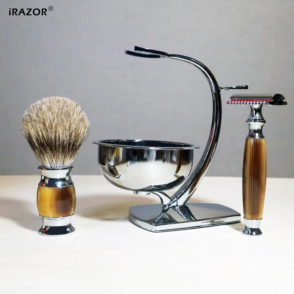 iRAZOR Classic Męski Zestaw do Golenia z Maszynką na Włosy z Podwójnym Ostrzem, 10 Ostrzy Manualnych, Miska do Golenia i Pędzel z Włosia Jeża Silvertip - Zestaw Prezentowy — zdjęcie 7