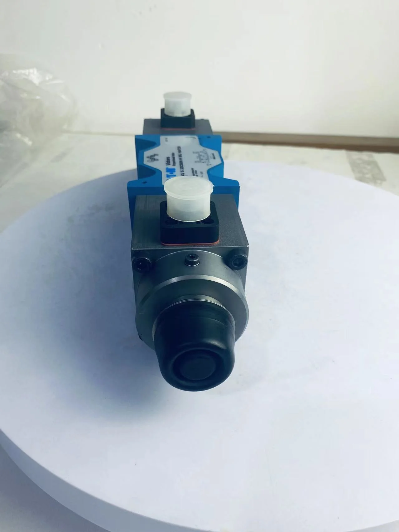 For KBDG5V-8-33C330N-M2-PE7-H1-10 Eaton Hydraulic Solenoid Valve
