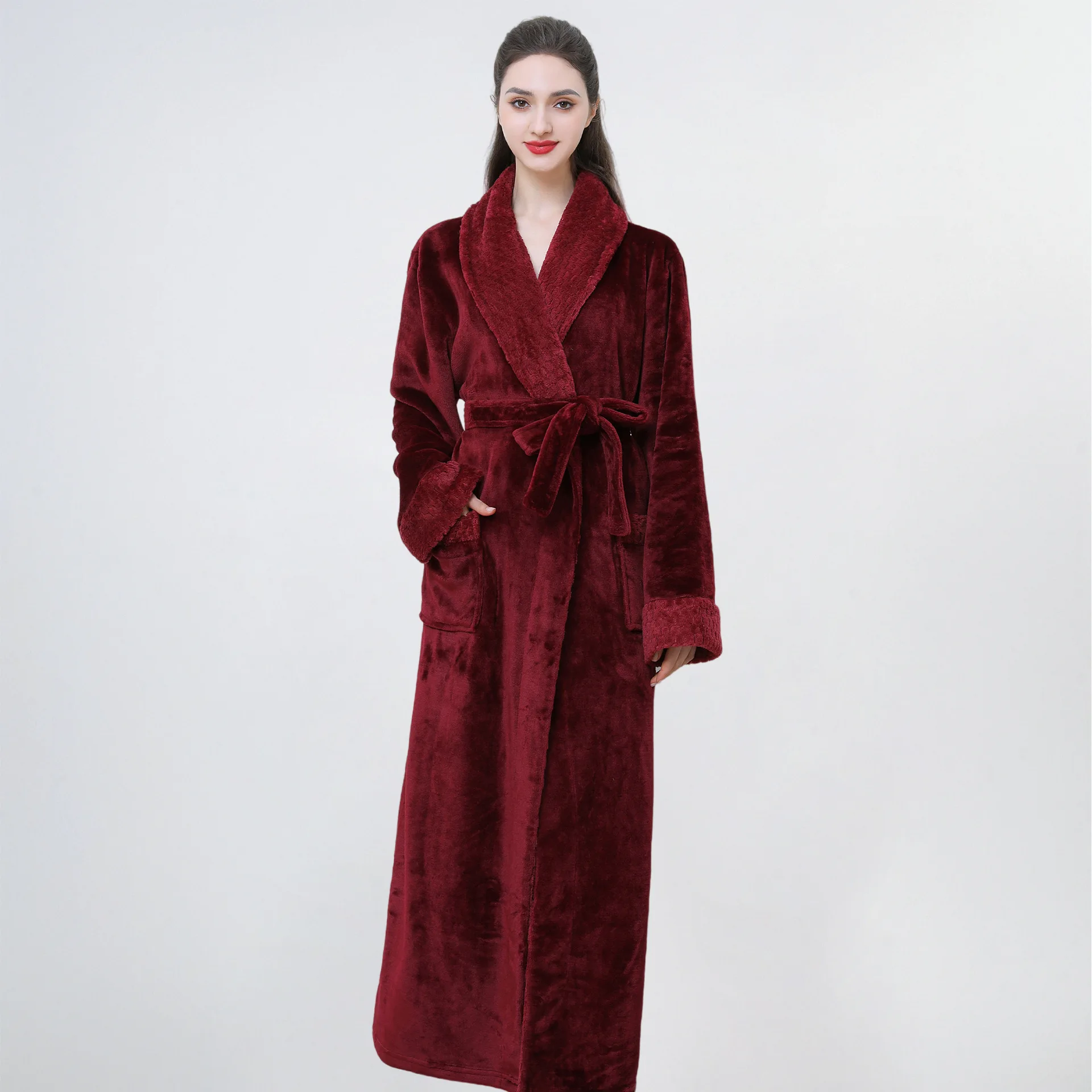 Thickened Long Ladies' Bathrobe Sleepwear Winter Warm Plush Robe Couple's Home Clothes Soft Flannel Material Comfortable Fit