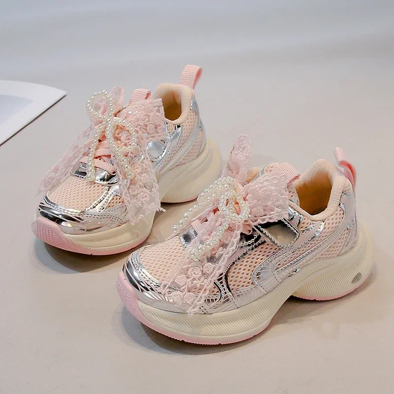 Детская повседневная обувь с дышащей сеткой для девочек, весенние кроссовки на нескользящей толстой подошве для малышей с блестящим бантом, удобные шикарные кроссовки для детей 4-6 лет