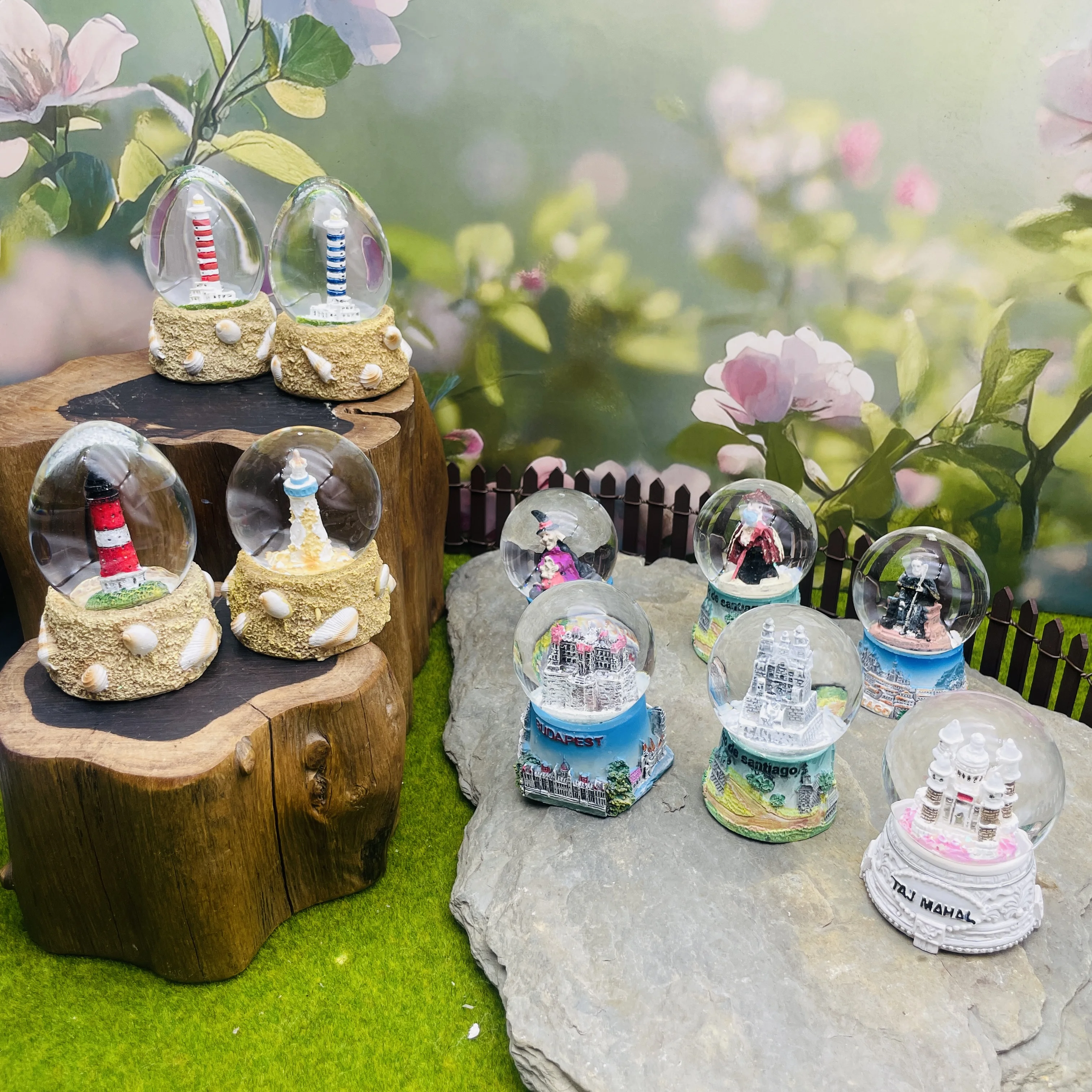 Resin Snow Globe Ornaments - World Tourist Souvenir Lighthouse/Taj Mahal/Budapest/Santiago Mini Water Globe Home Desk Decor Gift
