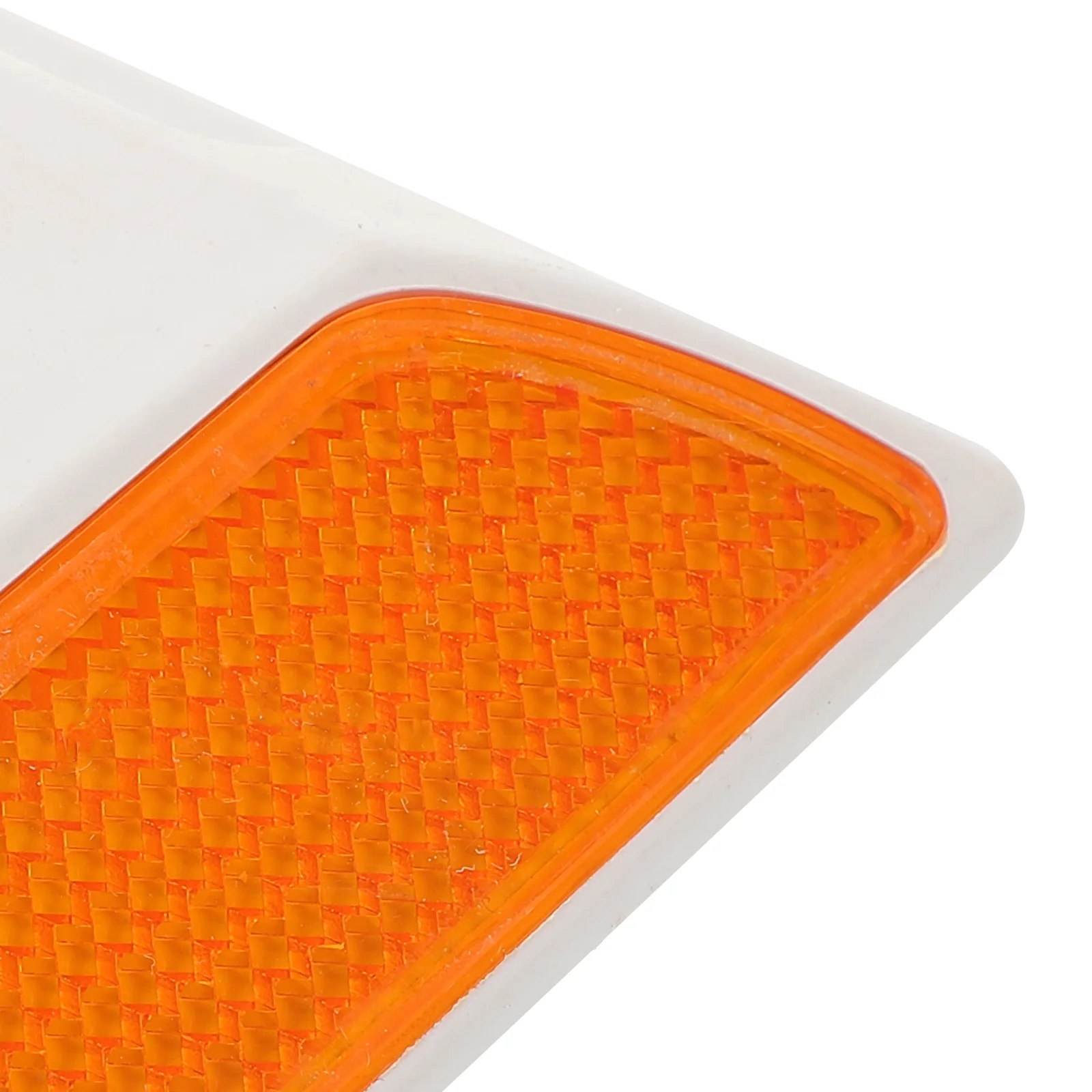 Plastic Road Studs Reflective Driveway Markers Durable Weather Resistant For Roads Parking Lots Property Lines Traffic