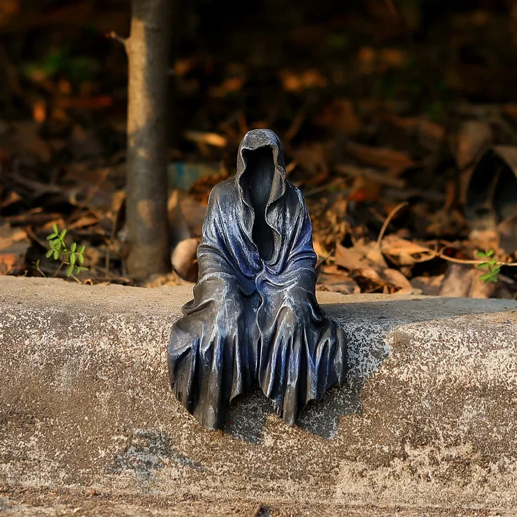 Gothic Dark Wind Cthulhu Demon Black robed Friar Statue Satan Sitting Statue Resin Decoration Statue