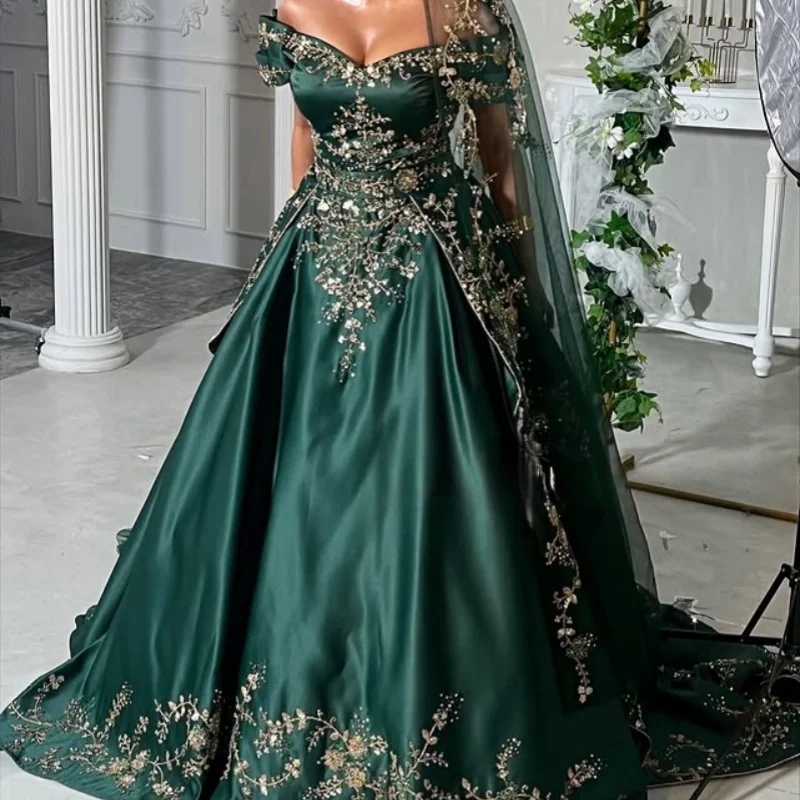 Satynowa ciemnozielona suknia Quinceañera z odkrytymi ramionami, brokatowymi kwiatowymi aplikacjami i kokardą, vestidos de 15 Quinceañera ﻿ Dostosuj