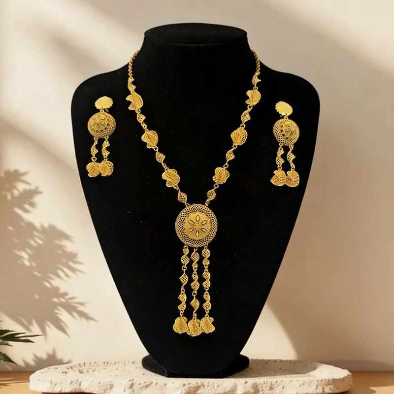 

Dubai European Fashion Women's 24K Gold Plated Necklace Earrings Exquisite Engagement Party Jewelry Set for Lovers DD11050