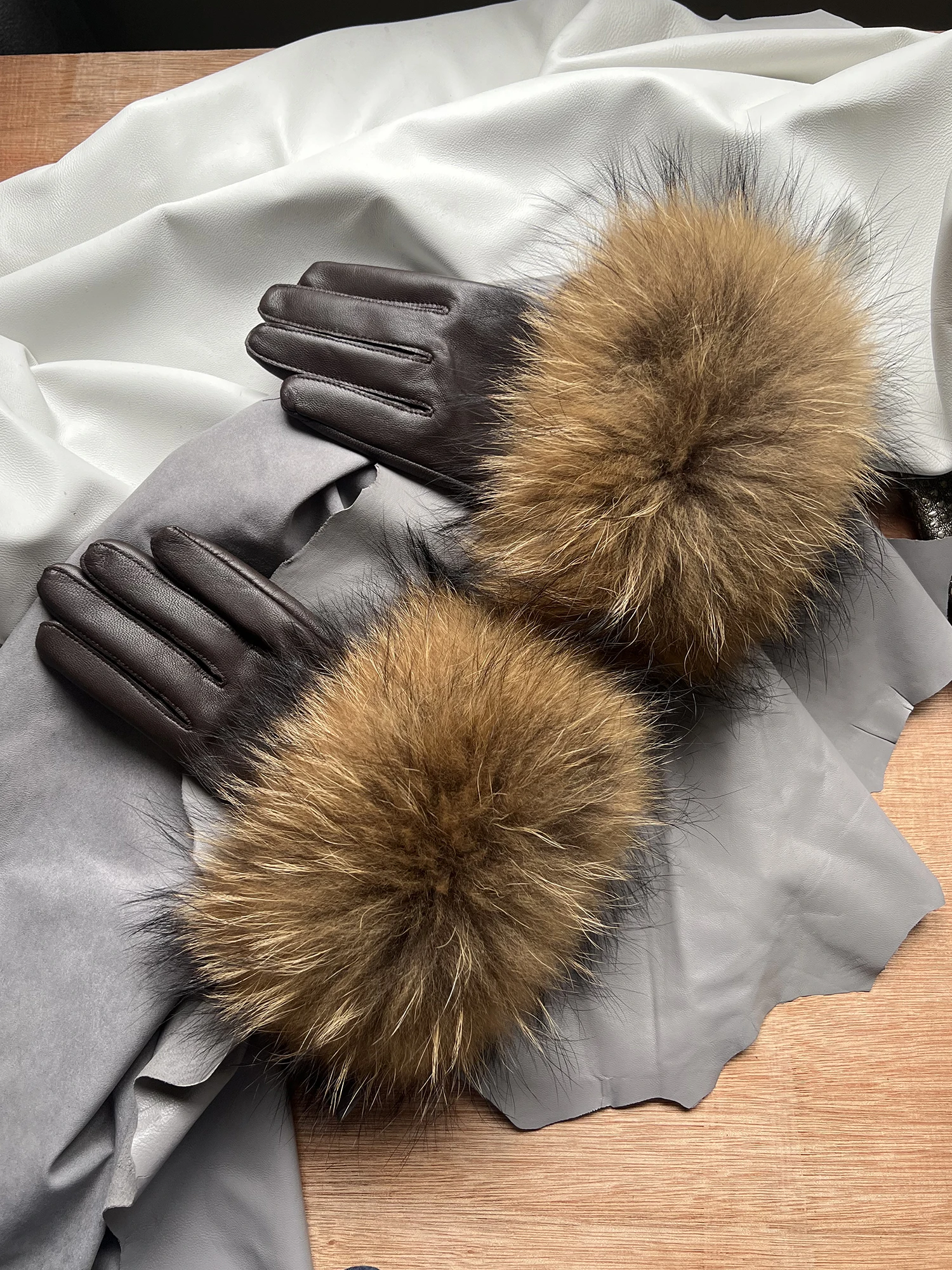 Natural Raccoon Fur Gloves Men's Genuine Leather Gloves Women's Sheepskin Gloves Fur Cuff Gloves Warm Driving Gloves